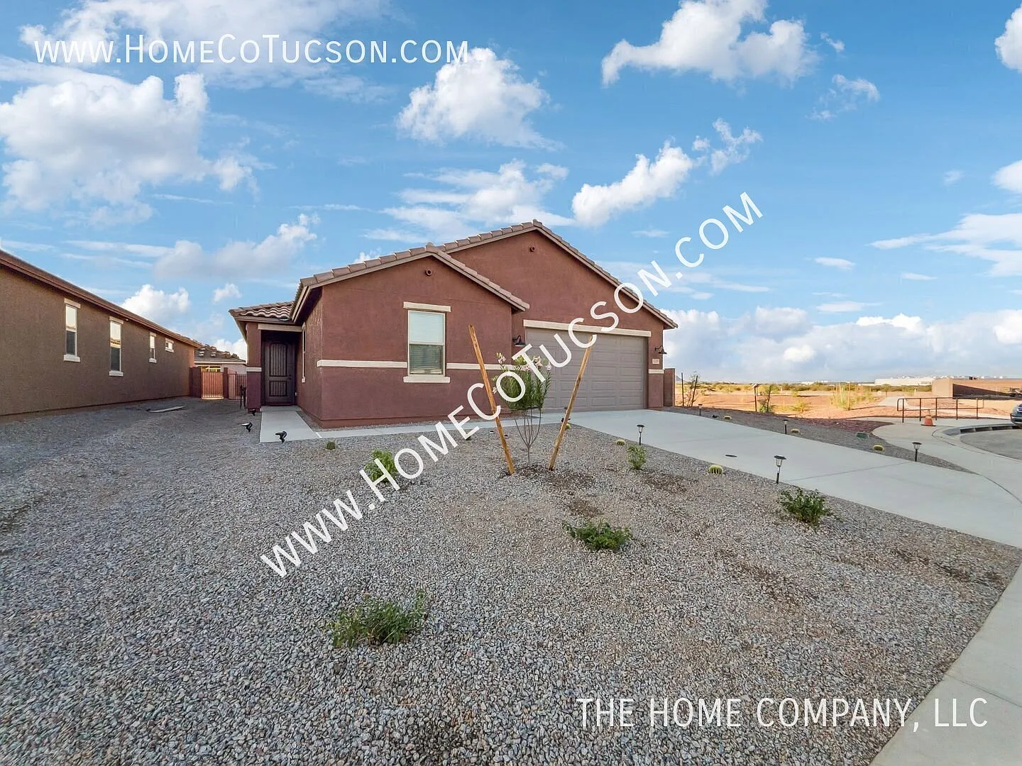 12580 N Cabin Way Beautiful Newly Built 3 Bedroom + Den Home in Mandarina — Photo 2