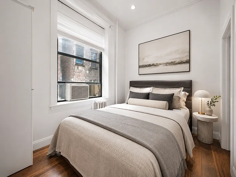 102 Christopher St #4F — Photo 2