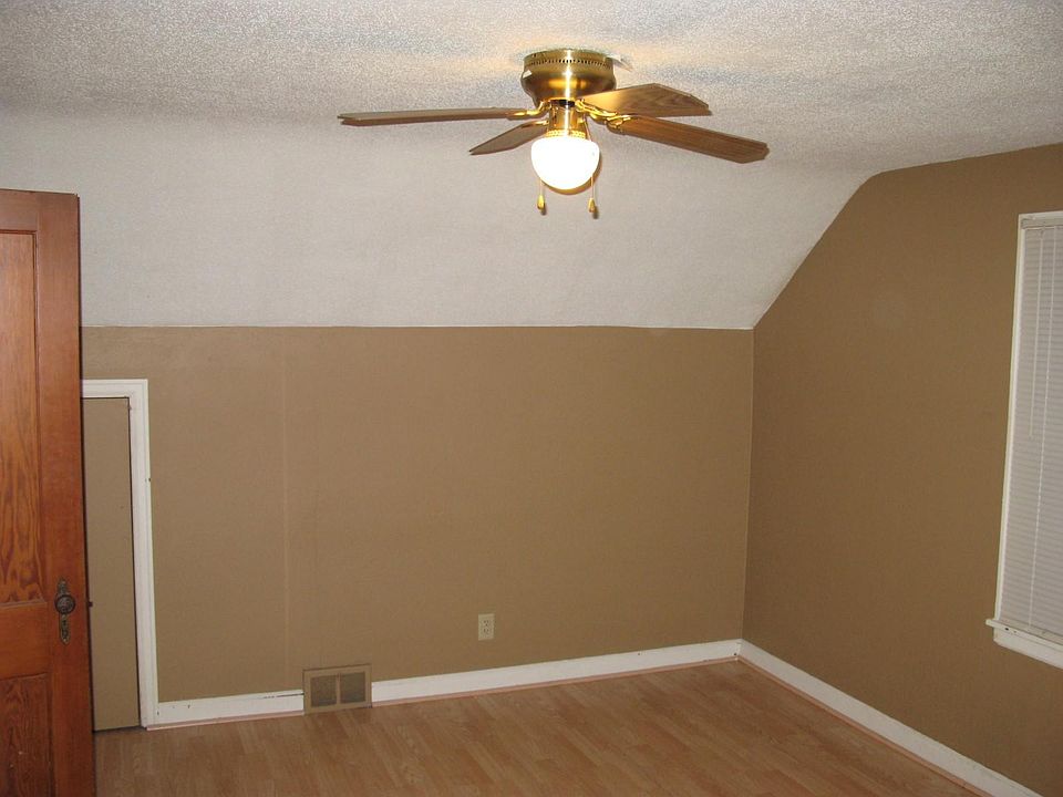 2nd image of 45 3rd St NE
