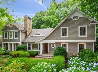 209 Lawrence Hill Rd, Cold Spring Harbor, NY 11724