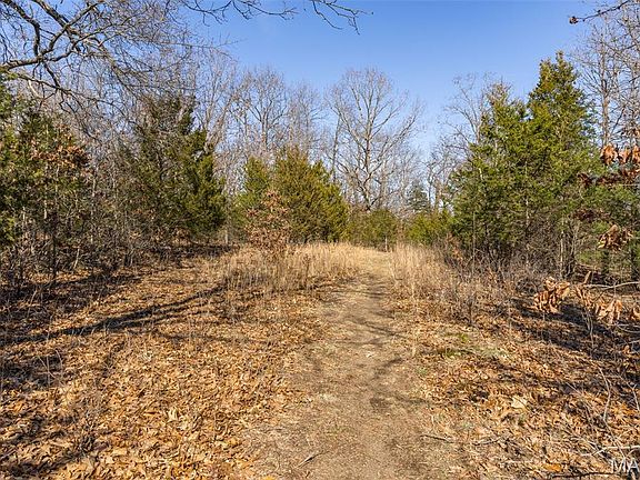 3rd image of 15 Ozark Heights Rd