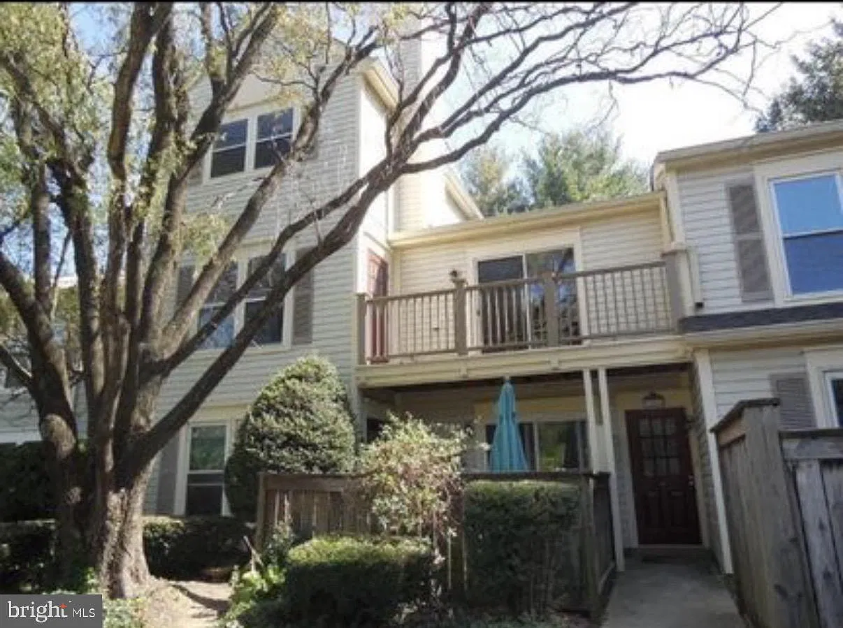 2 bed, 2.0 bath, 1269 sqft, $2,000 — Photo 4