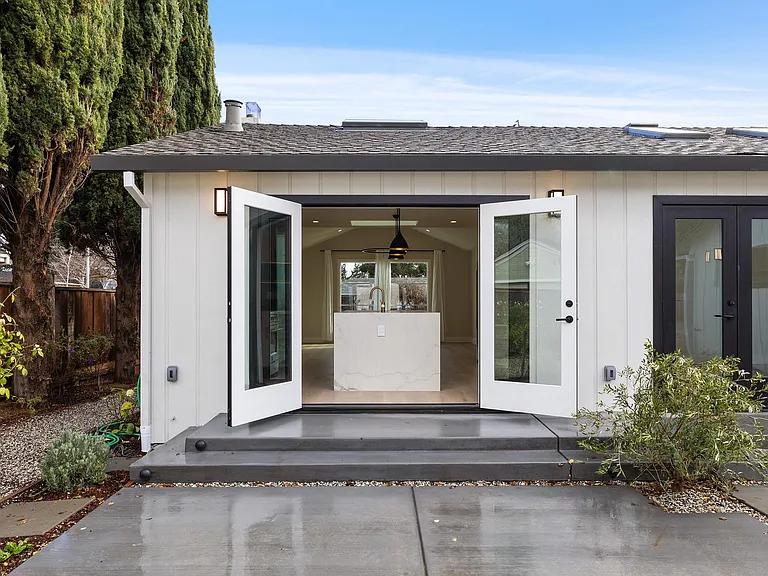 1230 Carmel Ter — Photo 14