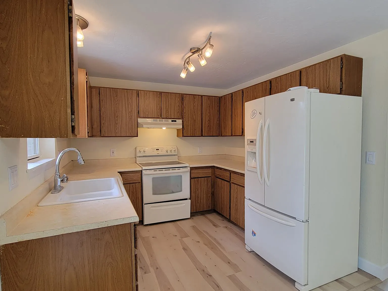 3 bed, 1488 sqft, $2,500 — Photo 3