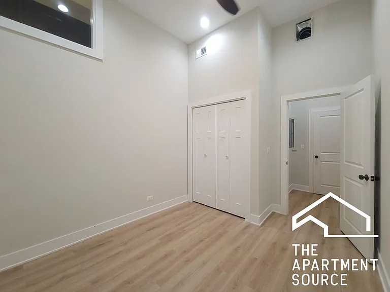 3830 N Southport Ave #1 — Photo 10
