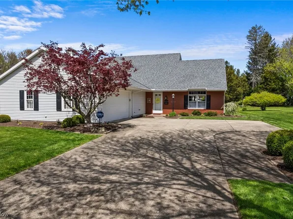 214 Charles St, South Amherst, OH 44001