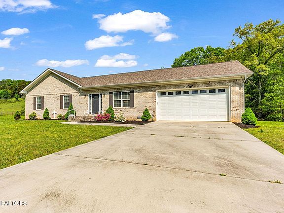 3rd image of 1635 Murray Dr