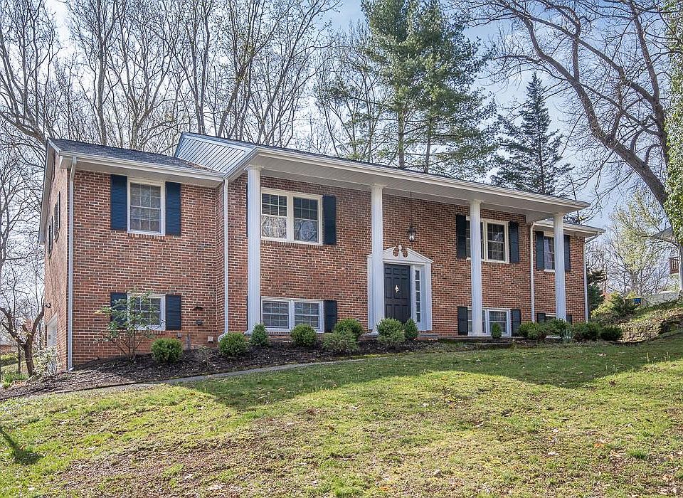 1st image of 6064 Steeplechase Dr