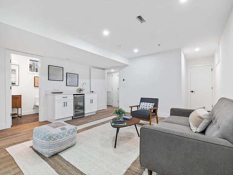 7 Springfield St #1 — Photo 2