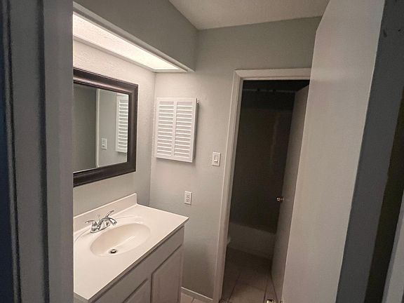 5th image of 5232 Fleetwood Oaks Ave APT 216
