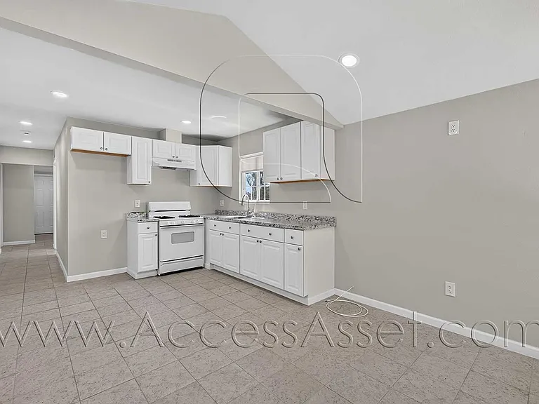23963 Lodge Dr — Photo 9