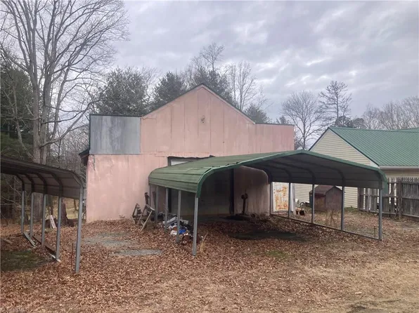 2801 Old Liberty Rd, Randleman, NC 27317