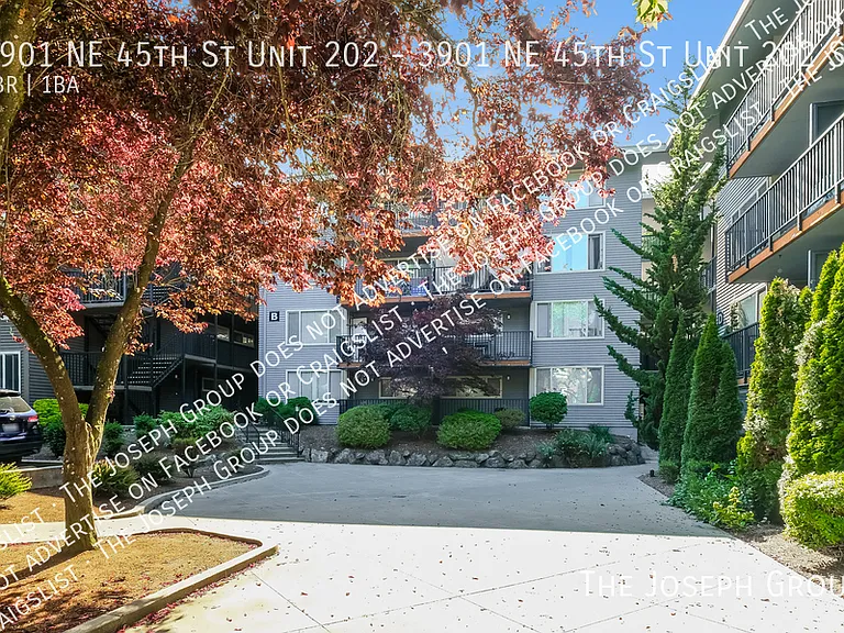 Laurelhurst — Photo 1