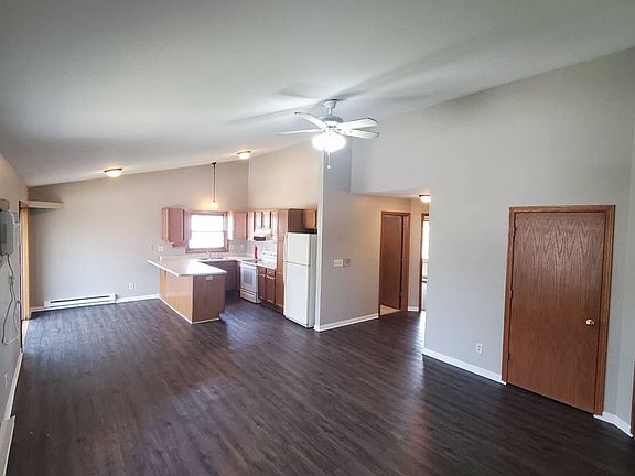 2nd image of 510 W Newhall Ave APT 4