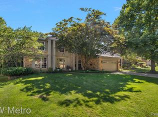 2127 Lancer Dr, Troy, MI 48084