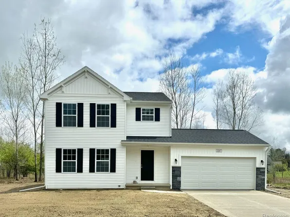 2267 Plum Tree Ct, Burton, MI 48519