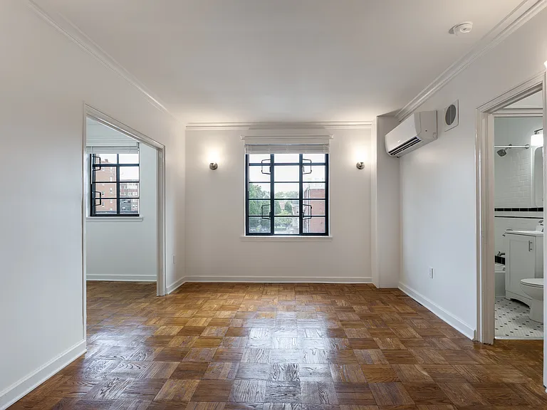 Marleigh Apartments — Photo 22