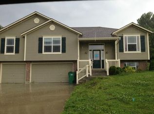 1414 Sloan Ave, Pleasant Hill, MO 64080