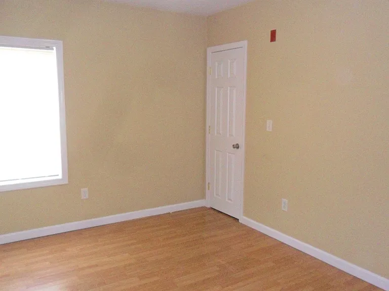 848 Waverly St #4 — Photo 6