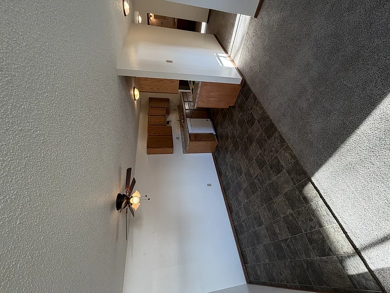 Kirkwood Manor Apartments — Photo 10