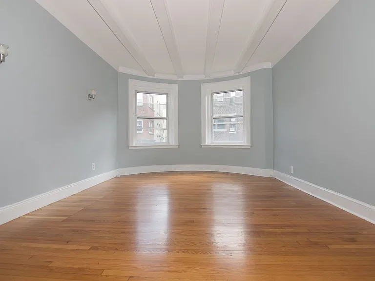 38 Boulevard Ter #2 — Photo 4