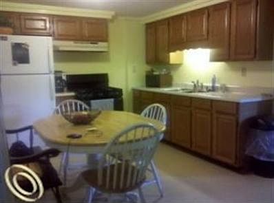 5th image of 9158 Sherwood Dr