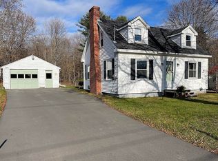 40 Pleasant St, Hampden, ME 04444