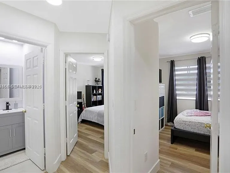 5701 NW 114th Ct #Townhouse 106 — Photo 11