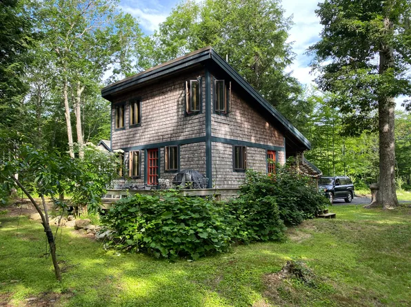 36 Rollins Hill Rd, Rockport, ME 04856