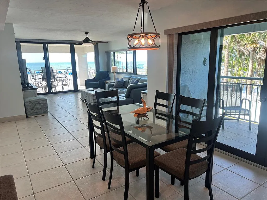2 bed, 2.0 bath, 1370 sqft, $18,900 — Photo 2