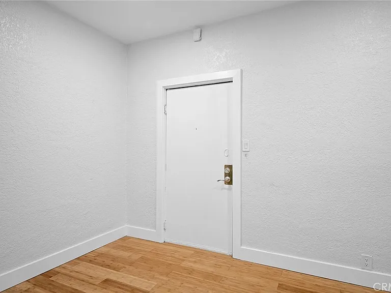 131 S Jackson St #103 — Photo 4