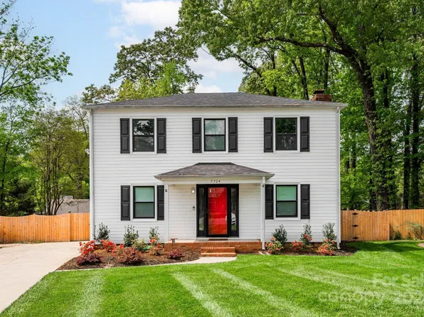 7704 Cedar Bluff Ln, Charlotte, NC 28227