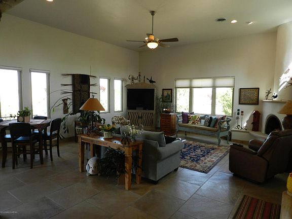 5th image of 385 Teton Dr