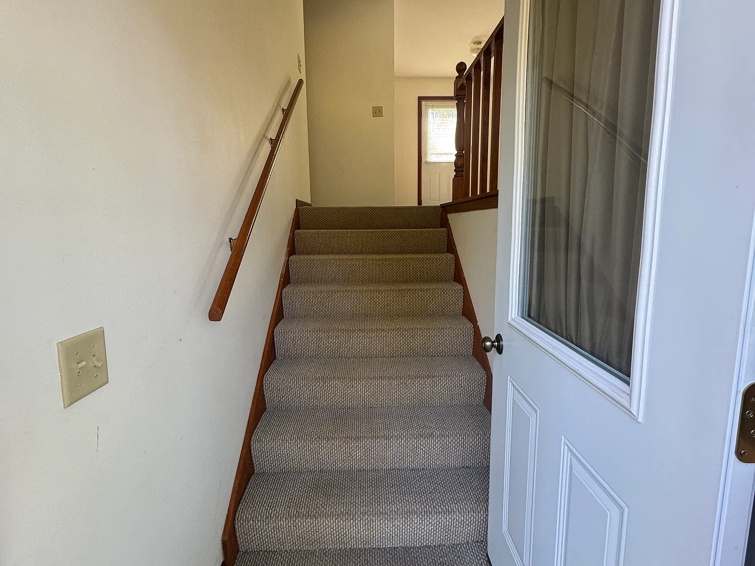 2 bed, $1,000 — Photo 2