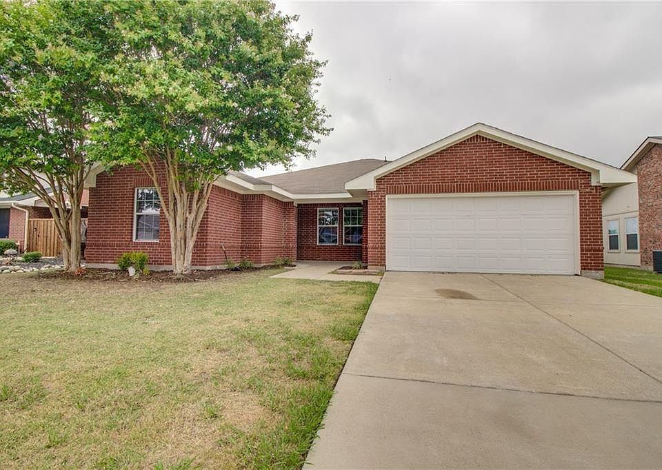 1st image of 119 Pebble Creek Ln