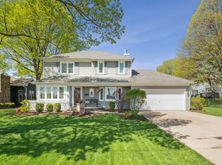 1120 N Edgelawn Dr, Aurora, IL 60506