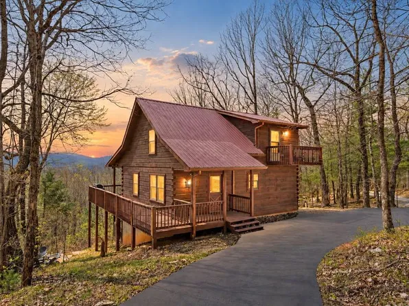 890 Brittney Dr, Blue Ridge, GA 30513