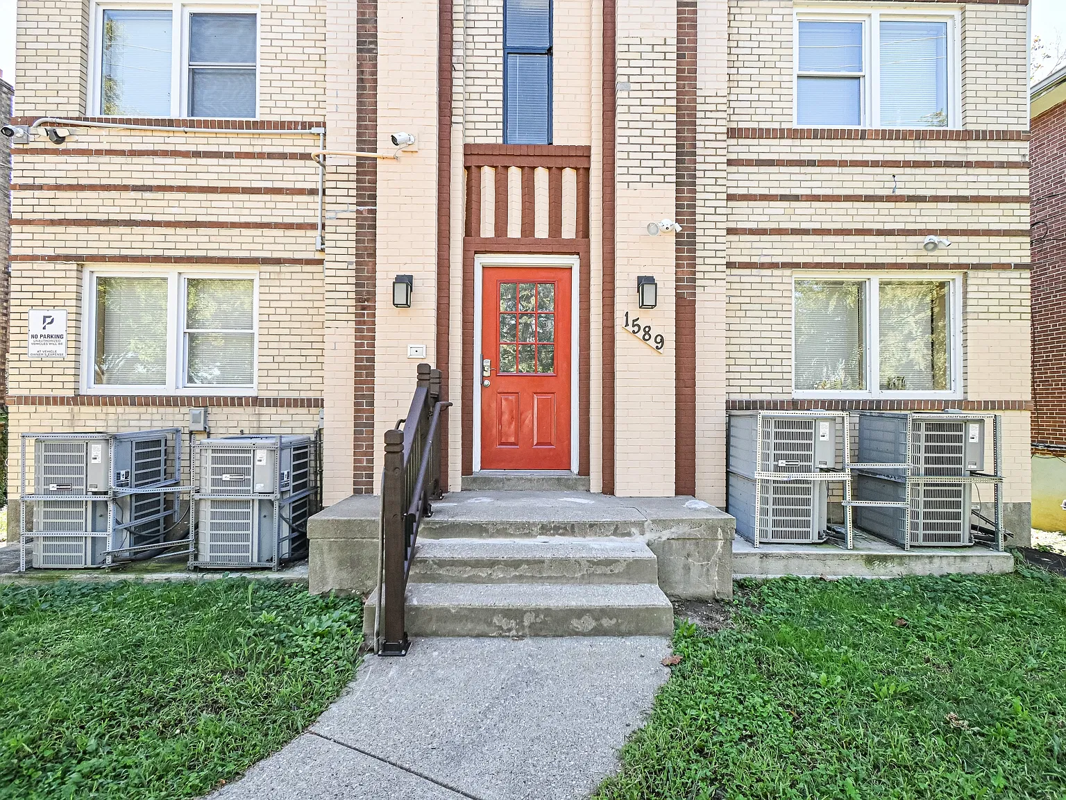 1589 Summit Rd — Photo 3
