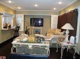 210 S Benton Way, Los Angeles, CA 90057