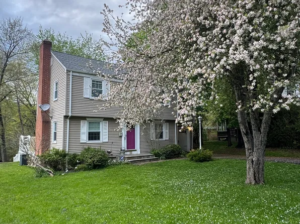 34 Cobbs Road, West Hartford, CT 06107