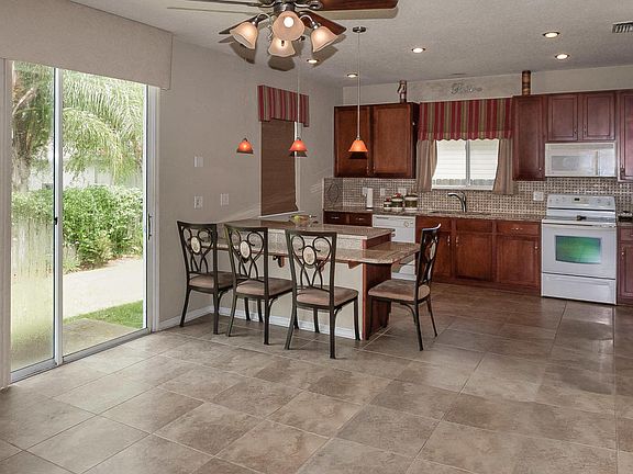 4th image of 624 Picasso Ave