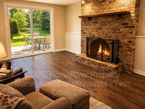 2nd image of 1684 Hickory Ln
