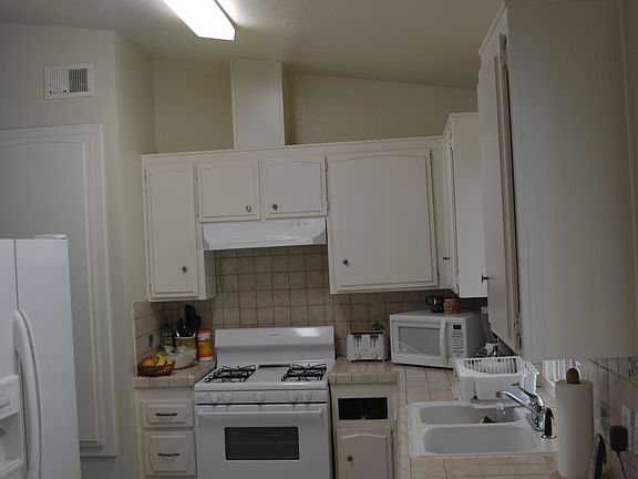 3rd image of 14251 Stonehurst Dr