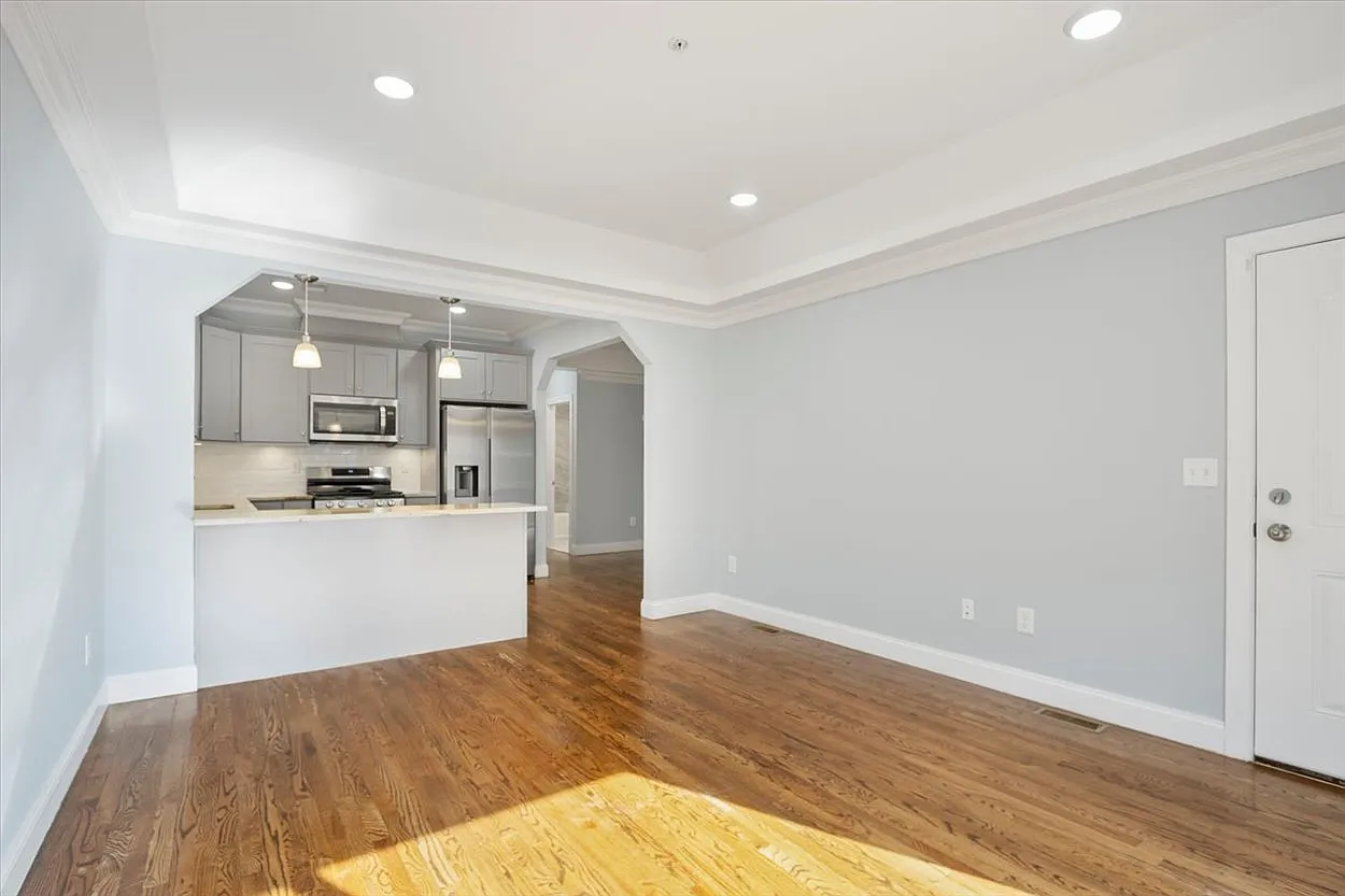 3 bed, $2,750 — Photo 3