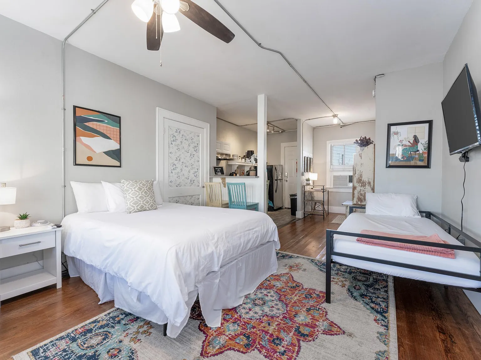 Studio, 450 sqft, $1,900 — Photo 2