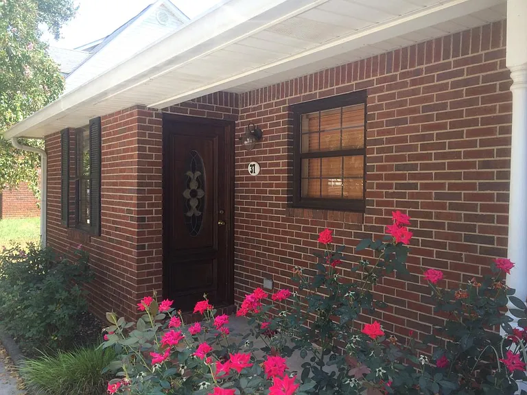 37 Vocational Dr SW — Photo 2