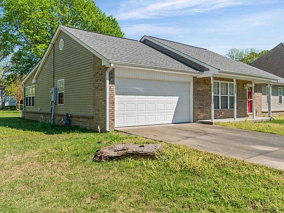 3rd image of 423 Hillcrest Dr