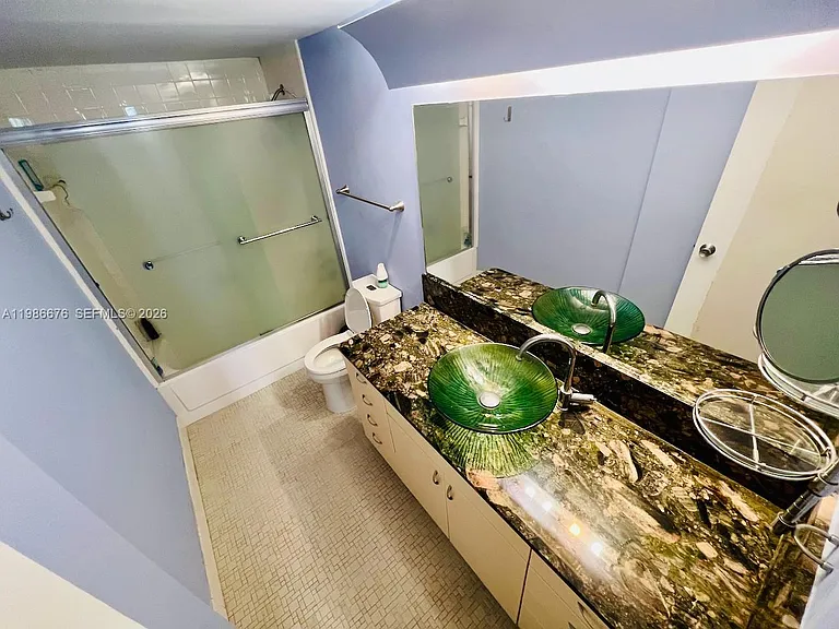 900 Bay Dr #411 — Photo 40