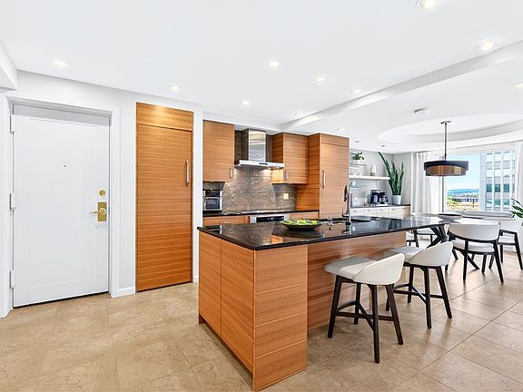 5th image of 320 Fort Duquesne Blvd APT 12L