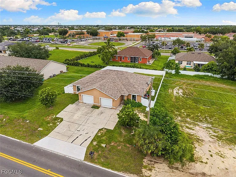 1119 Diplomat Pkwy E — Photo 20